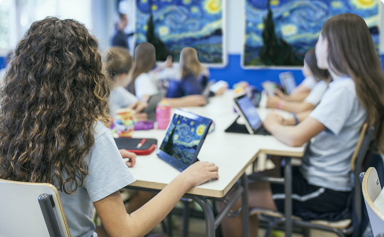 Students using Ditto on a tablet to share wirelessly during class